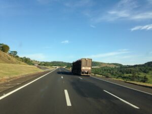 Rendimento do motorista de caminhão cai 30% com atual situação econômica IMG_3599
