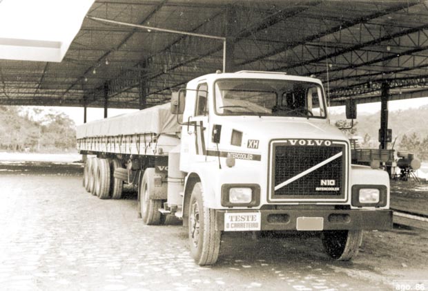 Scania, que já estava no Brasil desde os anos 50, passou a ter como concorrente a também sueca Volvo, a partir de 1980