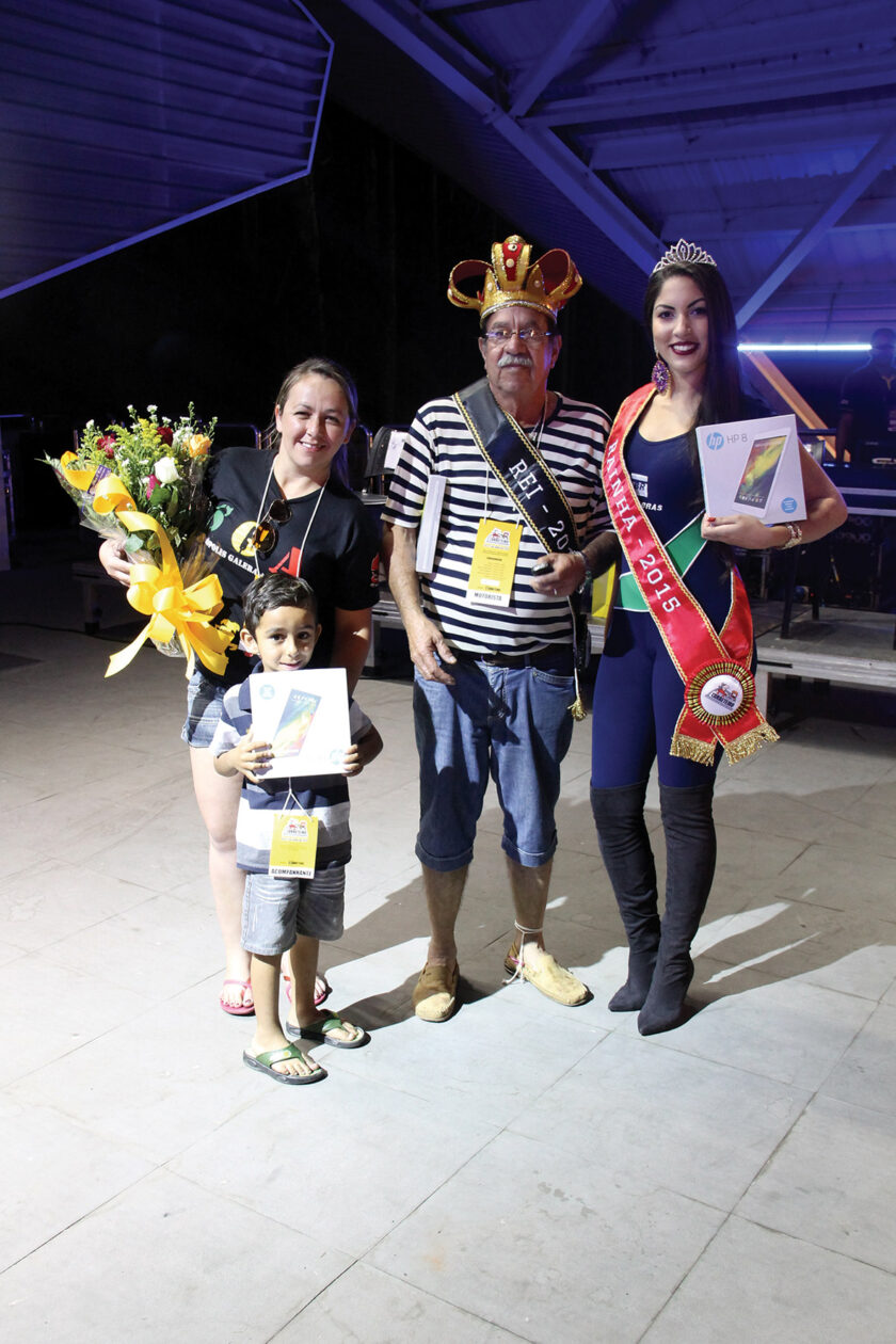 A motorista de caminhão Gislene de Souza Pinto foi eleita a Rainha Carreteira; Heitor Peres, o Rei da Feira e a jovem Lorraine Santos a Rainha