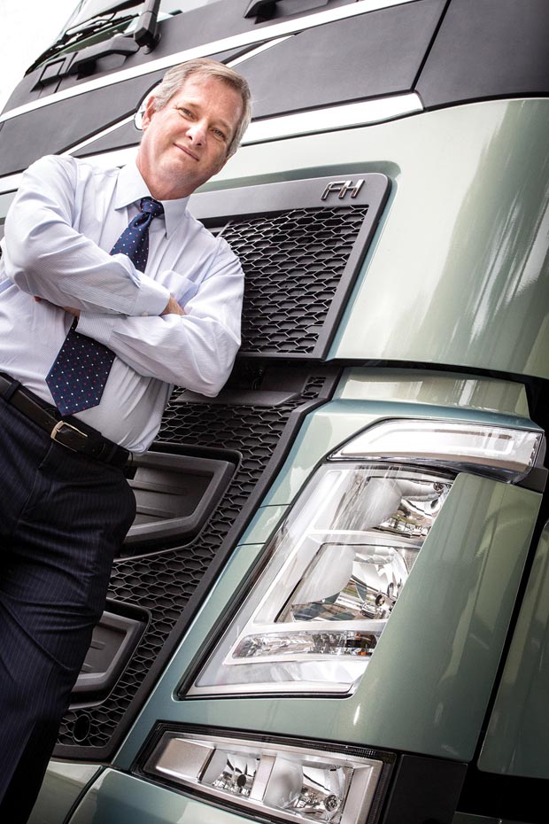 A missão do fabricante de caminhões pesados é baixar o custo operacional, porque hoje os transportadores fazem mais contas, explica Álvaro Menoncin, da Volvo