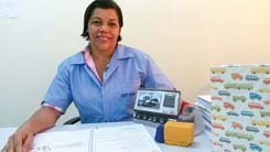 A carreteira e instrutora Valdineuza Santos já qualificou centenas de motoristas, inclusive seu marido, com quem aprendeu as primeiras lições de como dirigir caminhão