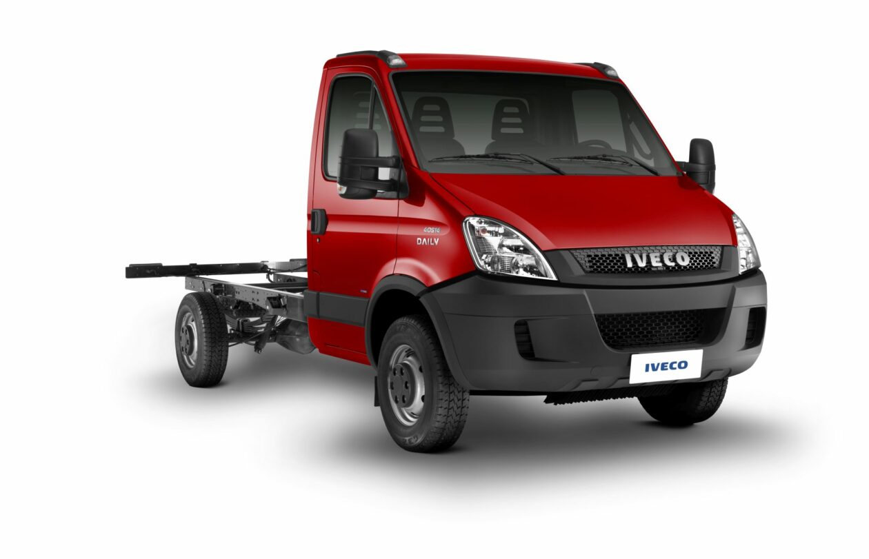 Iveco anuncia novidades “carregadas de potência” Daily 40s14_0001 (3)