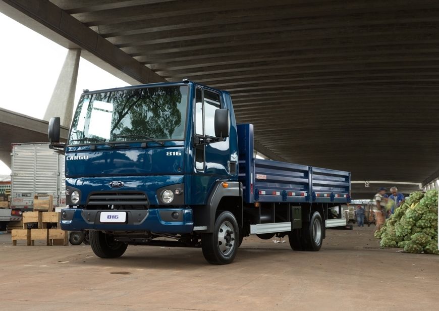 Ford volta a liderar segmentos de caminhões leves e semileves Cargo816-8
