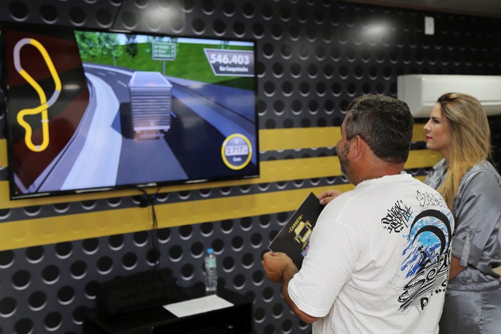 Carreta Mobil Delvac chega ao Paraná quarta-feira carreta mobil 2