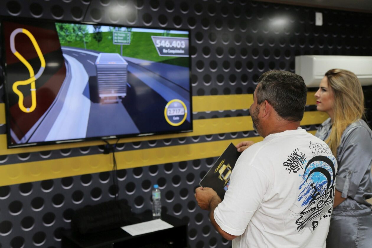 Carreta Mobil Delvac chega na região Centro-Oeste neste final de semana mobil Jogos Interativos_al
