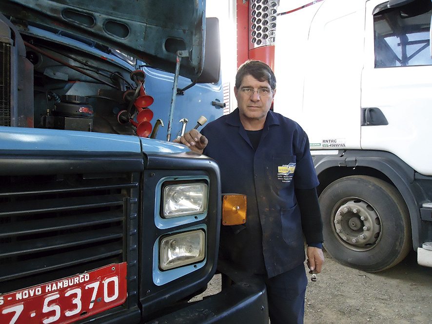 O eletricista de veículos, Rubens Telechea, garante que a exigência do farol aceso não vai causar qualquer dano aos veículos, conforme acreditam muitos motoristas