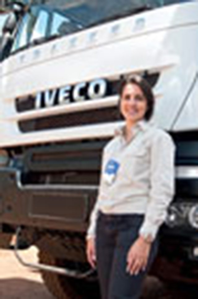 A engenheira mecânica Cristiane Nunes trabalha no ramo que escolheu e atualmente é gerente de marketing de produto na fábrica da Iveco