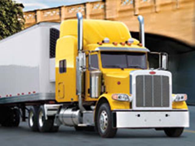 Os bicudos da marca Peterbilt (foto) e Kenworth atendem aos padrões dos transportadores da América do Norte, que preferem os caminhões com capô sobre o motor