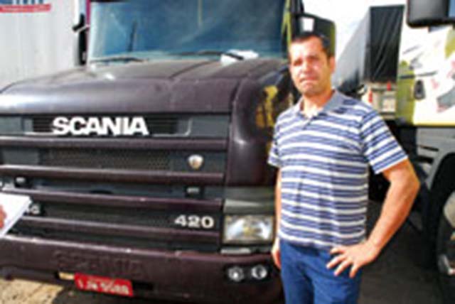 Para Clodomir Colla, que trabalha como empregado, quando agrega o caminhão, o motorista acaba como funcionário, sem liberdade e à disposição da empresa