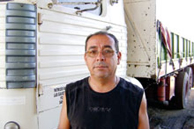 Patrício Martinez Vicuña considera que manter o caminhão regulado, sem fumaça preta e vazamentos de óleo, é dever de todo motorista