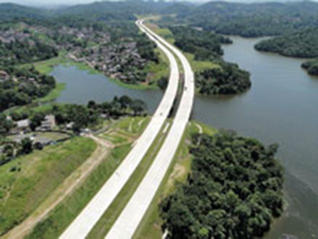 Restrições para caminhões crescem em SP Trecho Sul do Rodoanel ainda não aliviou totalmente vias da cidade de São Paulo