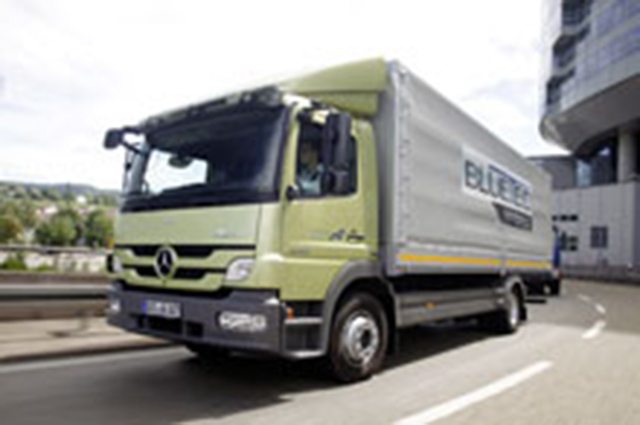 Recuperação e busca de maior eficiência Atego, um dos modelos mais vendidos da Mercedes-Benz na Europa ganhou destaque com a eleição de Caminhão do Ano