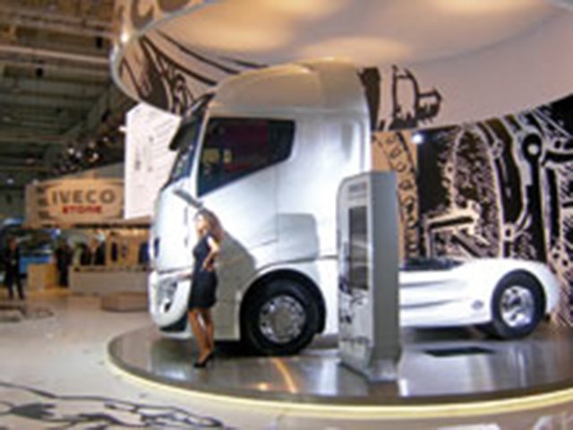 Recuperação e busca de maior eficiência O Iveco Glider, um conceito inspirado na águia, tem como proposta o elevado desempenho devido sua eficiência aerodinâmica