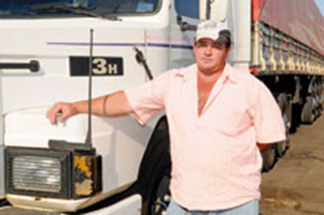 Apesar de trabalhar como empregado, Jaime Silvestre é comissionado, e estabelece metas de faturamento e quer comprar seu próprio caminhão