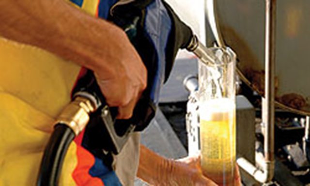 Além do diesel na bomba 1702t