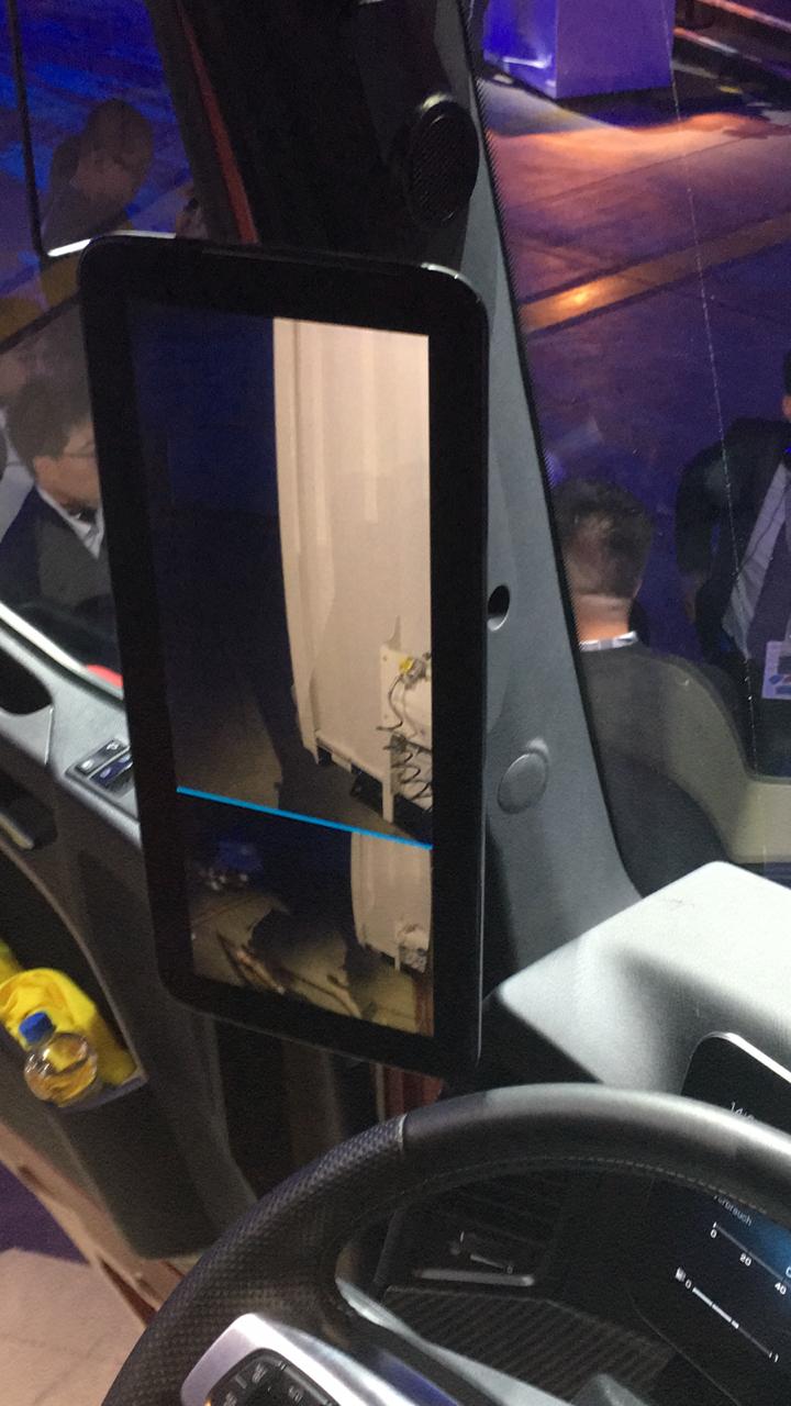 Novo Actros traz de série tecnologias do futuro acessorio