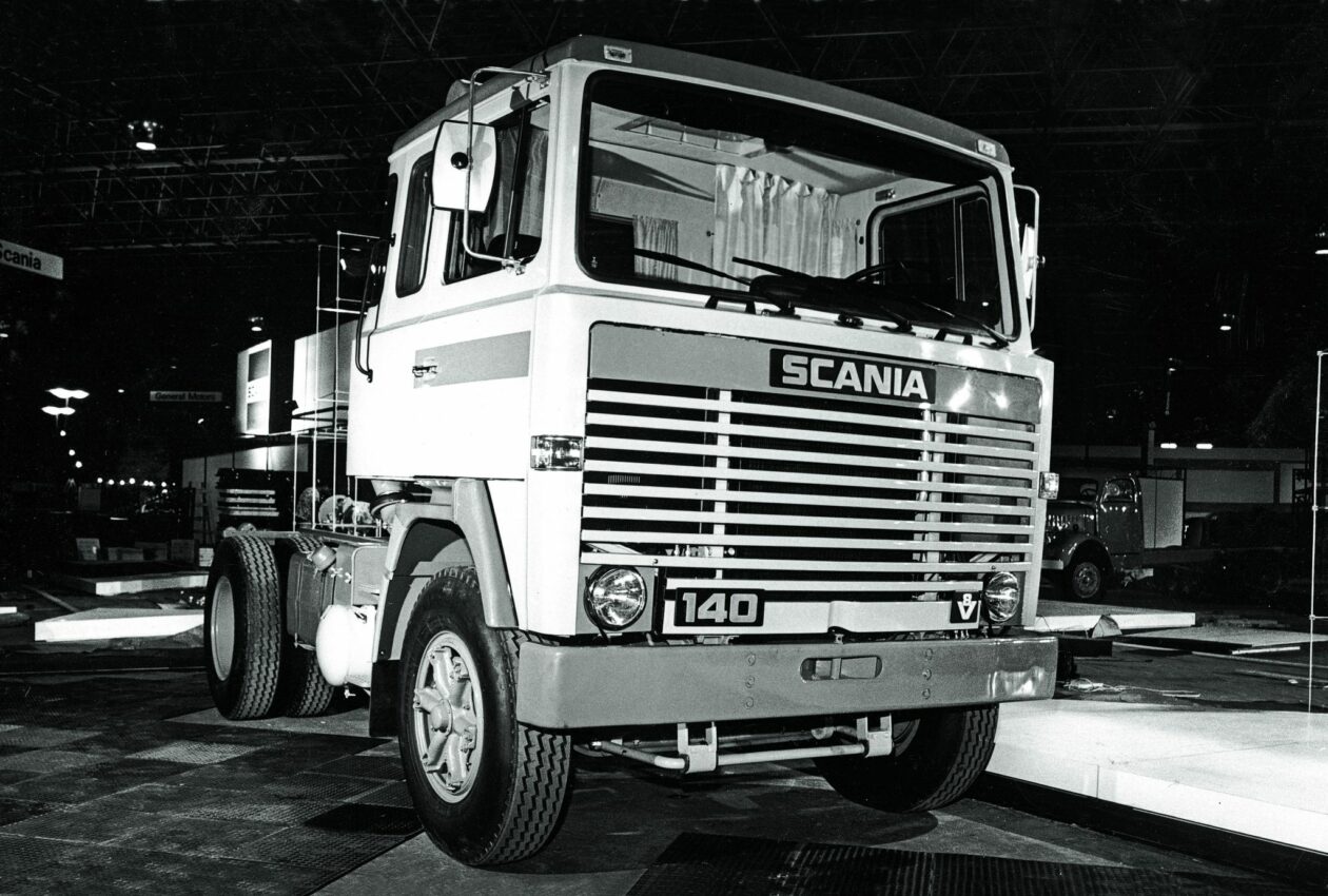 Conheça a história da Scania, a marca do Grifo scania L140 caminhao
