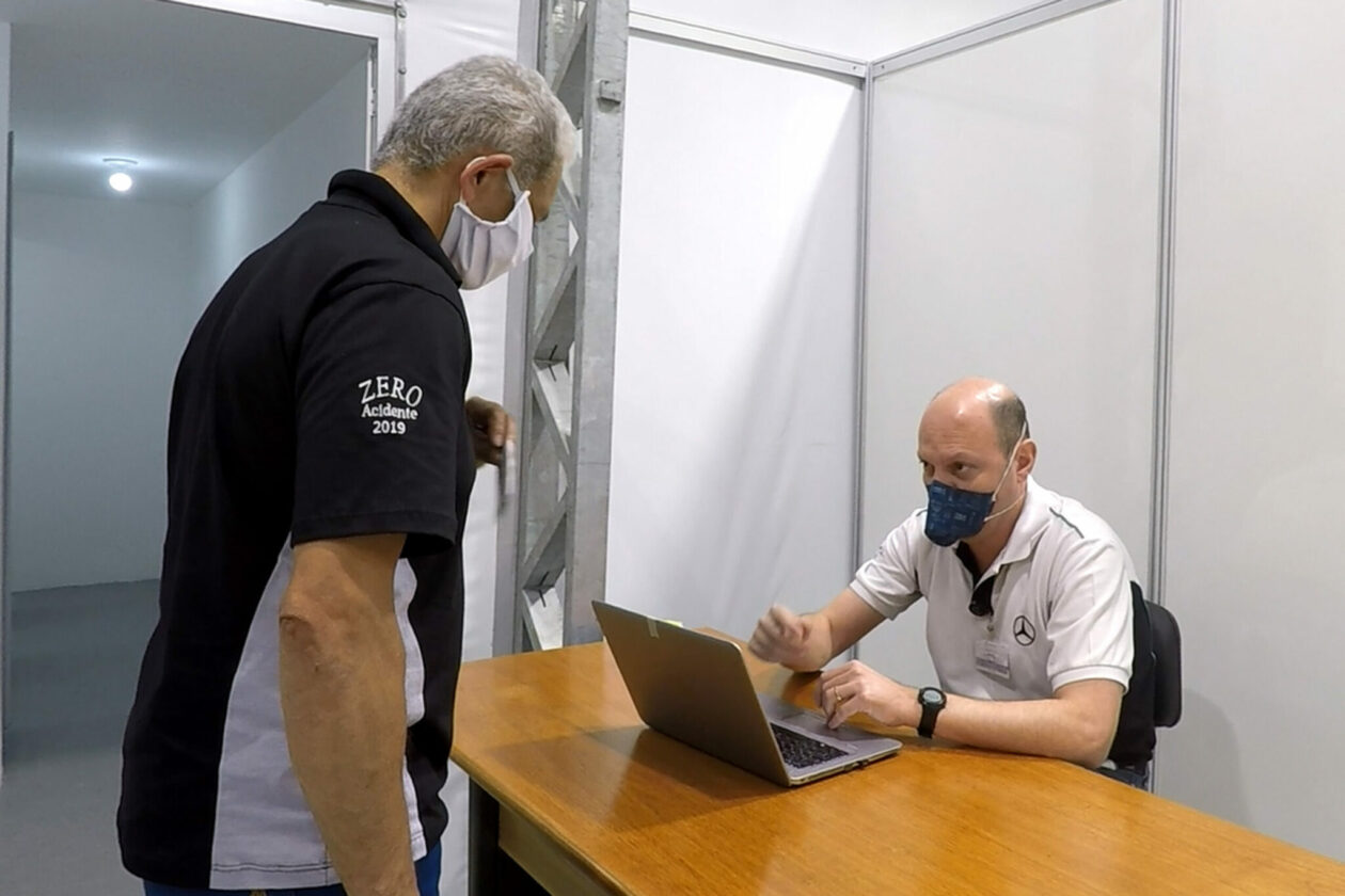Aos poucos, montadoras retomam a produção de caminhões Ambulatório 1 scaled