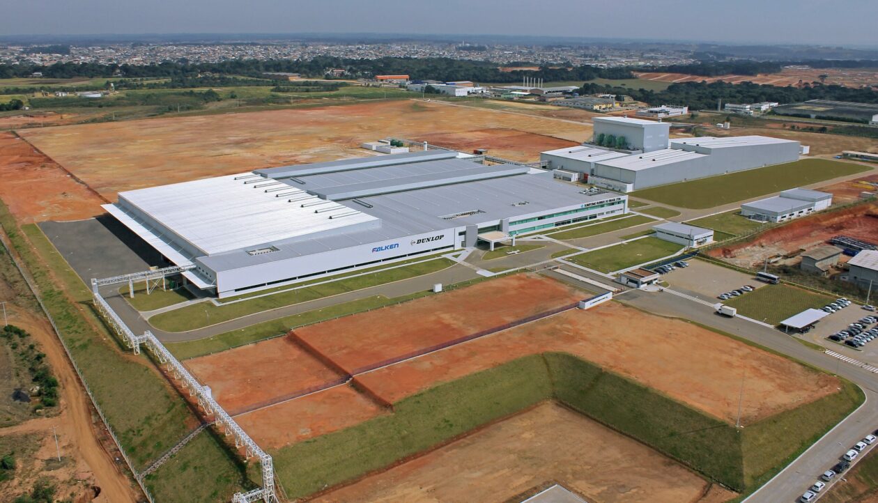 Vista aérea da fábrica da Sumitomo Rubber do Brasil scaled
