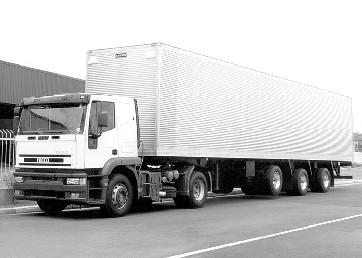 Do faz tudo à solução de transporte Evolucao Eurotech Iveco