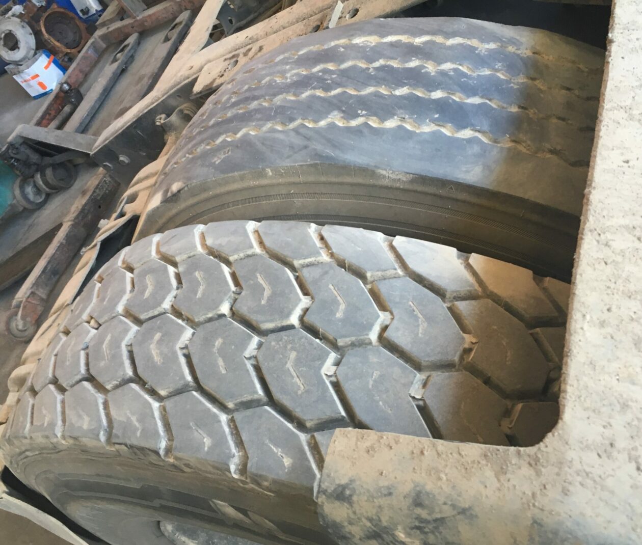 emparelhamento pneus com desenho de banda diferentes scaled