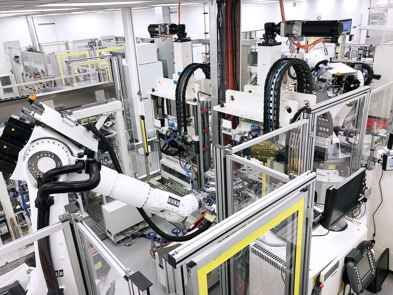 Grupos Daimler e Volvo unidos para produzir novo combustível cellcentric esta trabalhando intensively to prepare seires production of fuel cells
