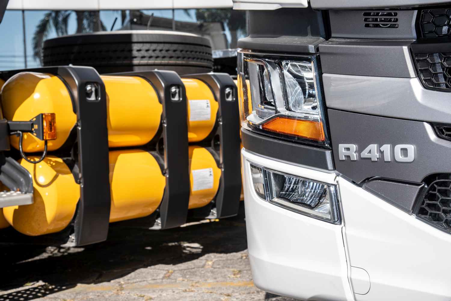 Scania e Comgás fazem parceria para acelerar uso de gás veicular Caminhoes RN Express 06 BAIXA