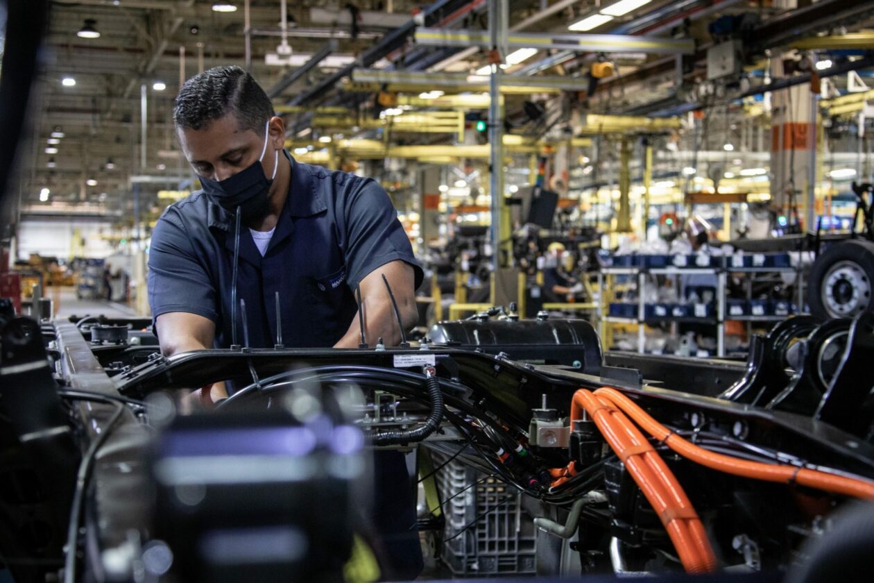Volkswagen inicia produção do Delivery elétrico e Delivery producao2 scaled